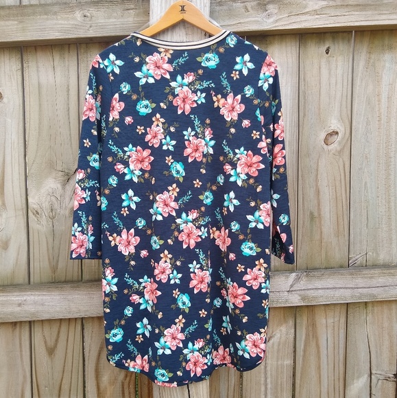 Honeyme Striped and Floral Contrast V Neck Tunic - Picture 4 of 4